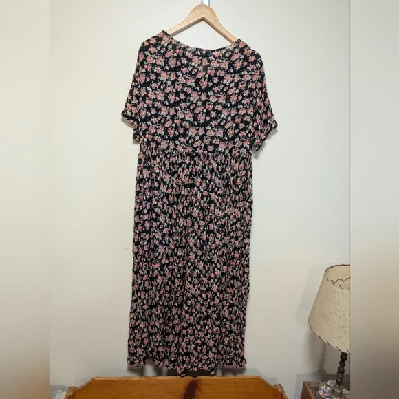 Floral Black and Pink Women's Dress - Picture 5 of 6